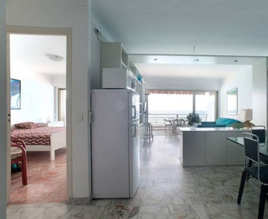 Flat Rossi Apartment Ментона Стая снимка
